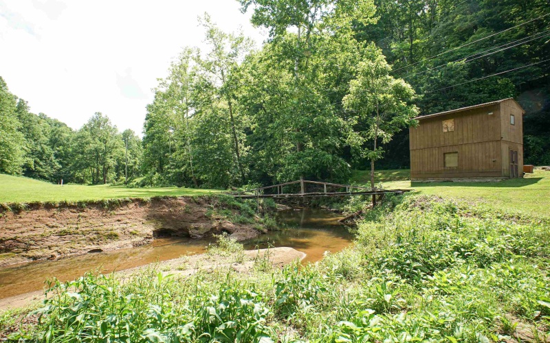 4667 Saint Clara Road, Alum Bridge, West Virginia 26321, 3 Bedrooms Bedrooms, 8 Rooms Rooms,1 BathroomBathrooms,Single Family Detached,For Sale,Saint Clara,10165361