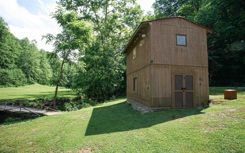 4667 Saint Clara Road, Alum Bridge, West Virginia 26321, 3 Bedrooms Bedrooms, 8 Rooms Rooms,1 BathroomBathrooms,Single Family Detached,For Sale,Saint Clara,10165361