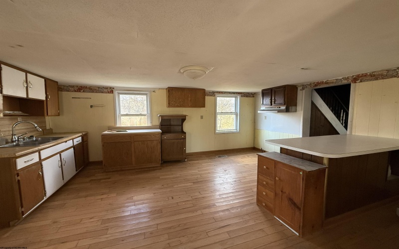 57 Chatham Hill, Farmington, West Virginia 26571, 5 Bedrooms Bedrooms, 8 Rooms Rooms,1 BathroomBathrooms,Single Family Detached,For Sale,Chatham,10160449