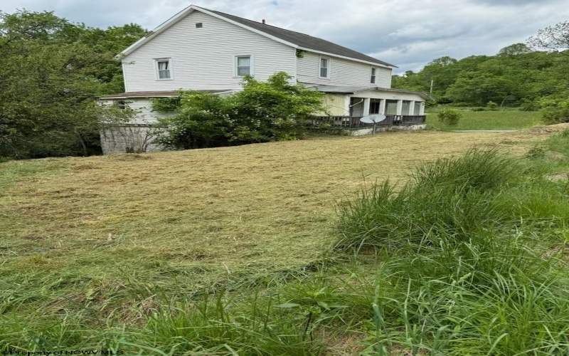 57 Chatham Hill, Farmington, West Virginia 26571, 5 Bedrooms Bedrooms, 8 Rooms Rooms,1 BathroomBathrooms,Single Family Detached,For Sale,Chatham,10160449