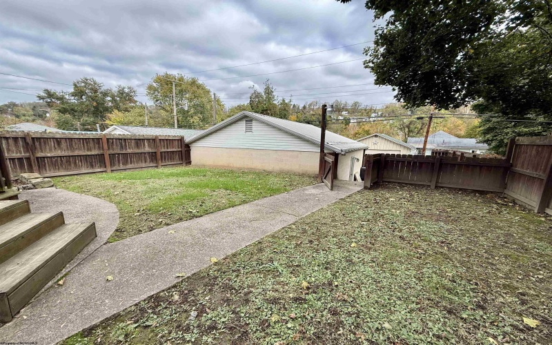 211 McGraw Avenue, Grafton, West Virginia 24701, 4 Bedrooms Bedrooms, 9 Rooms Rooms,3 BathroomsBathrooms,Single Family Detached,For Sale,McGraw,10165364