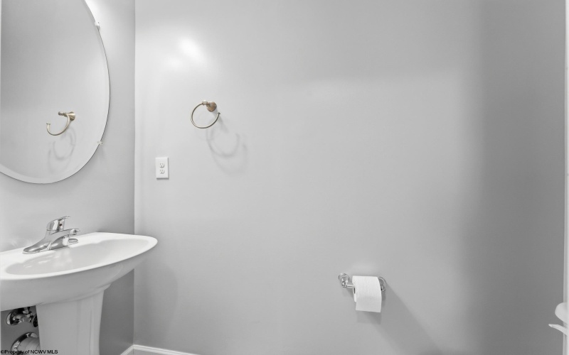 120 Pine Lane, Morgantown, West Virginia 26508, 3 Bedrooms Bedrooms, 8 Rooms Rooms,2 BathroomsBathrooms,Single Family Attached,For Sale,Pine,10165385