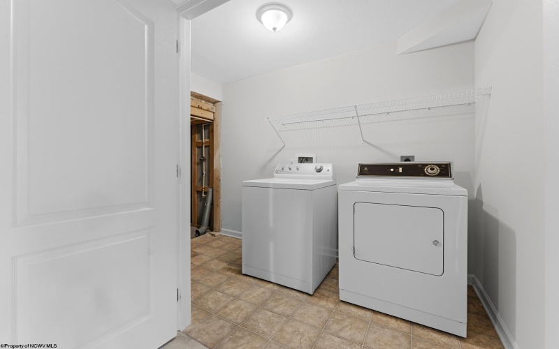 120 Pine Lane, Morgantown, West Virginia 26508, 3 Bedrooms Bedrooms, 8 Rooms Rooms,2 BathroomsBathrooms,Single Family Attached,For Sale,Pine,10165385