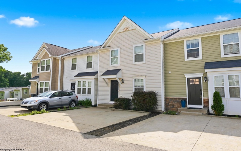 120 Pine Lane, Morgantown, West Virginia 26508, 3 Bedrooms Bedrooms, 8 Rooms Rooms,2 BathroomsBathrooms,Single Family Attached,For Sale,Pine,10165385