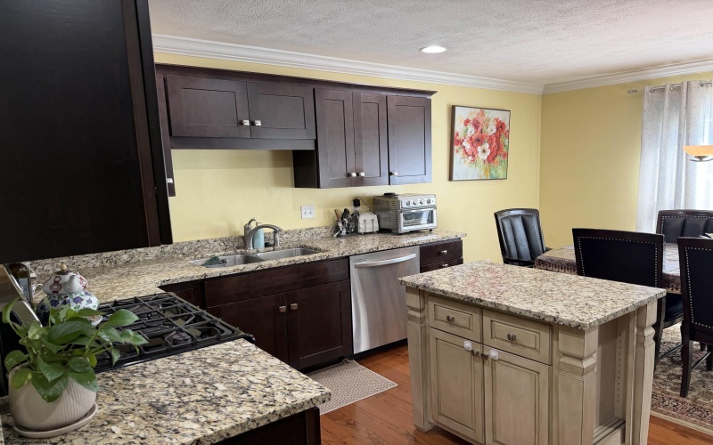 309 Sonoma Way, Morgantown, West Virginia 26505, 4 Bedrooms Bedrooms, 7 Rooms Rooms,3 BathroomsBathrooms,Residential Rentals,For Rent,Sonoma,10165384