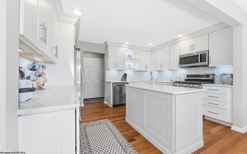 1011 SAINT PAULS Lane, Morgantown, West Virginia 26505, 3 Bedrooms Bedrooms, 9 Rooms Rooms,3 BathroomsBathrooms,Single Family Attached,For Sale,SAINT PAULS,10165375