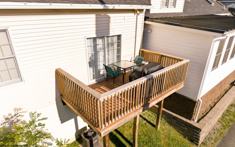 1011 SAINT PAULS Lane, Morgantown, West Virginia 26505, 3 Bedrooms Bedrooms, 9 Rooms Rooms,3 BathroomsBathrooms,Single Family Attached,For Sale,SAINT PAULS,10165375