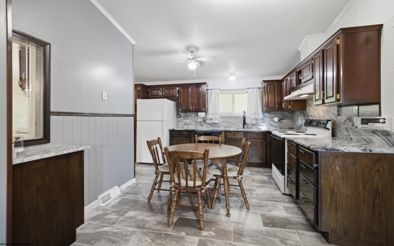 93 Brooke Drive, Grafton, West Virginia 26354, 3 Bedrooms Bedrooms, 8 Rooms Rooms,2 BathroomsBathrooms,Single Family Detached,For Sale,Brooke,10165387