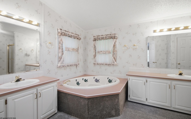 93 Brooke Drive, Grafton, West Virginia 26354, 3 Bedrooms Bedrooms, 8 Rooms Rooms,2 BathroomsBathrooms,Single Family Detached,For Sale,Brooke,10165387