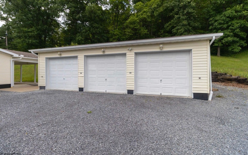 93 Brooke Drive, Grafton, West Virginia 26354, 3 Bedrooms Bedrooms, 8 Rooms Rooms,2 BathroomsBathrooms,Single Family Detached,For Sale,Brooke,10165387