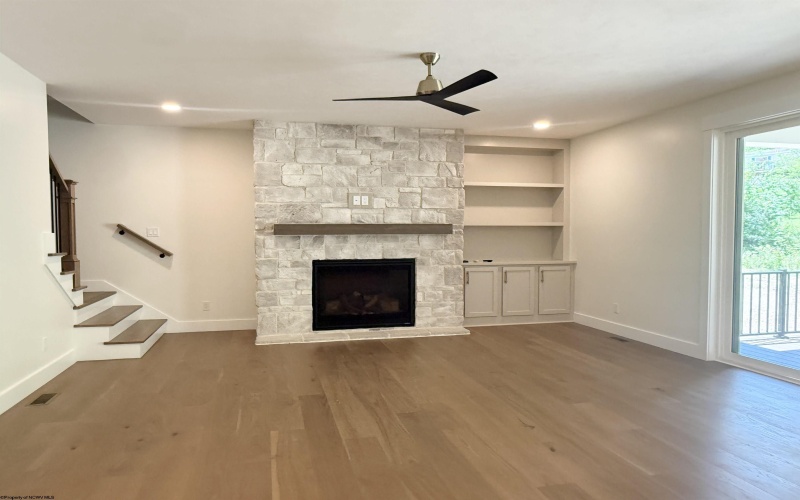 213 Farm Brook Lane, Morgantown, West Virginia 26508, 5 Bedrooms Bedrooms, 9 Rooms Rooms,4 BathroomsBathrooms,Single Family Detached,For Sale,Farm Brook,10165383