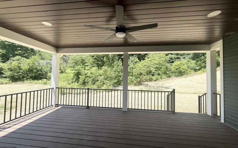 213 Farm Brook Lane, Morgantown, West Virginia 26508, 5 Bedrooms Bedrooms, 9 Rooms Rooms,4 BathroomsBathrooms,Single Family Detached,For Sale,Farm Brook,10165383