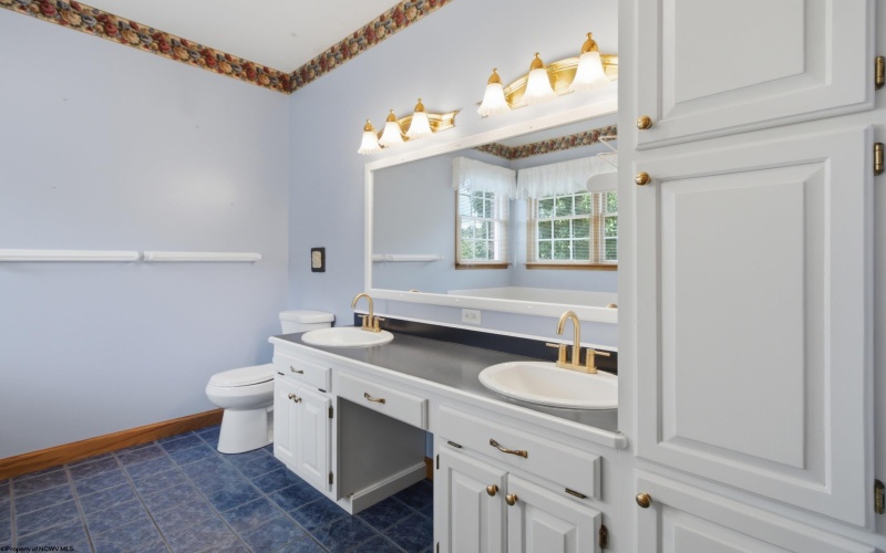 2019 Tanglewood Road, Bridgeport, West Virginia 26330, 4 Bedrooms Bedrooms, 9 Rooms Rooms,2 BathroomsBathrooms,Single Family Detached,For Sale,Tanglewood,10165378