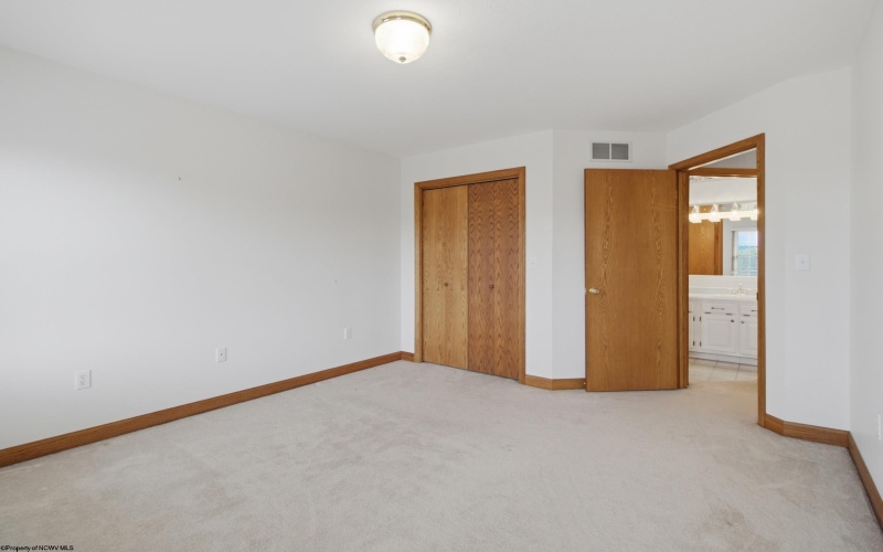 2019 Tanglewood Road, Bridgeport, West Virginia 26330, 4 Bedrooms Bedrooms, 9 Rooms Rooms,2 BathroomsBathrooms,Single Family Detached,For Sale,Tanglewood,10165378