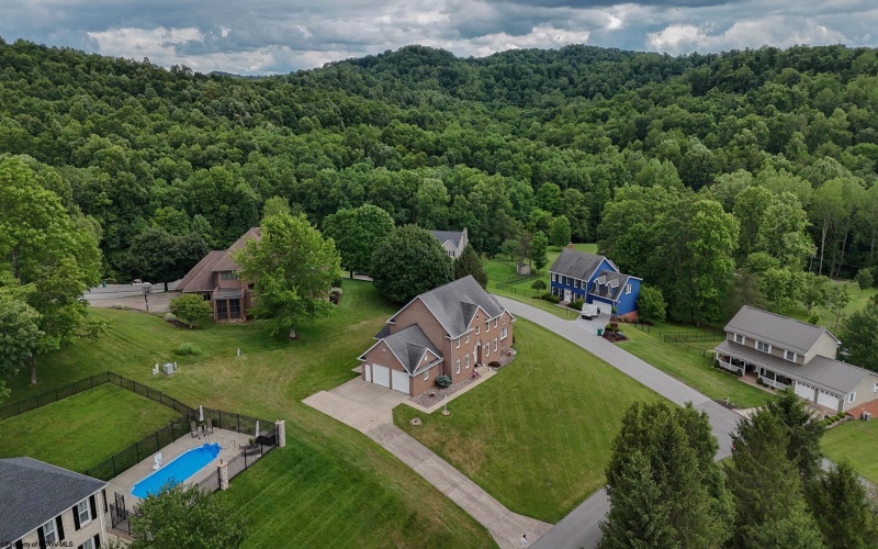 2019 Tanglewood Road, Bridgeport, West Virginia 26330, 4 Bedrooms Bedrooms, 9 Rooms Rooms,2 BathroomsBathrooms,Single Family Detached,For Sale,Tanglewood,10165378