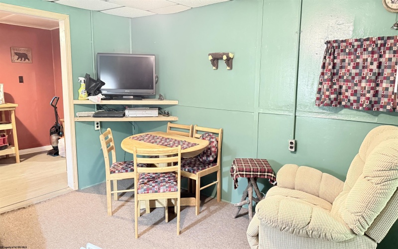 118 Blue Grouse Lane, Montrose, West Virginia 26283, 1 Bedroom Bedrooms, 4 Rooms Rooms,1 BathroomBathrooms,Single Family Detached,For Sale,Blue Grouse,10165374