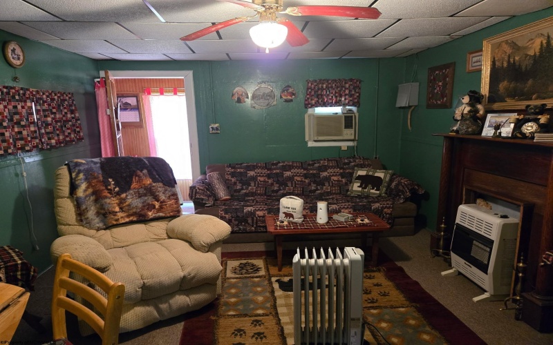 118 Blue Grouse Lane, Montrose, West Virginia 26283, 1 Bedroom Bedrooms, 4 Rooms Rooms,1 BathroomBathrooms,Single Family Detached,For Sale,Blue Grouse,10165374