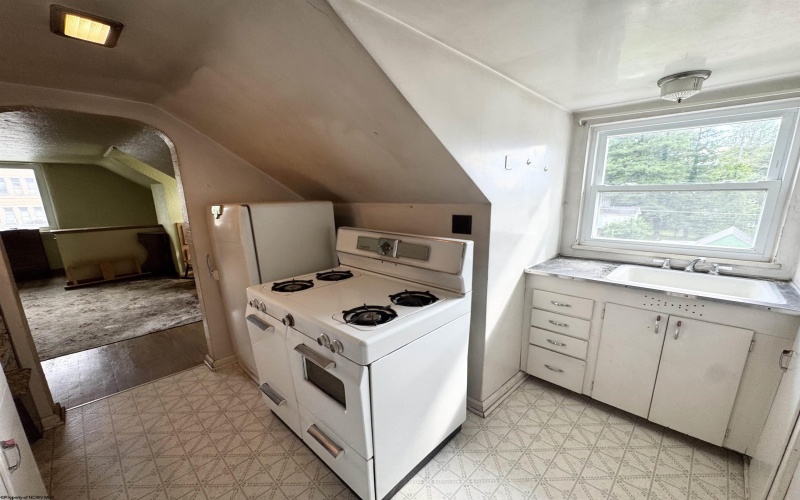 207 Florida Avenue, Fairmont, West Virginia 26554, 3 Bedrooms Bedrooms, 8 Rooms Rooms,2 BathroomsBathrooms,Single Family Detached,For Sale,Florida,10165380