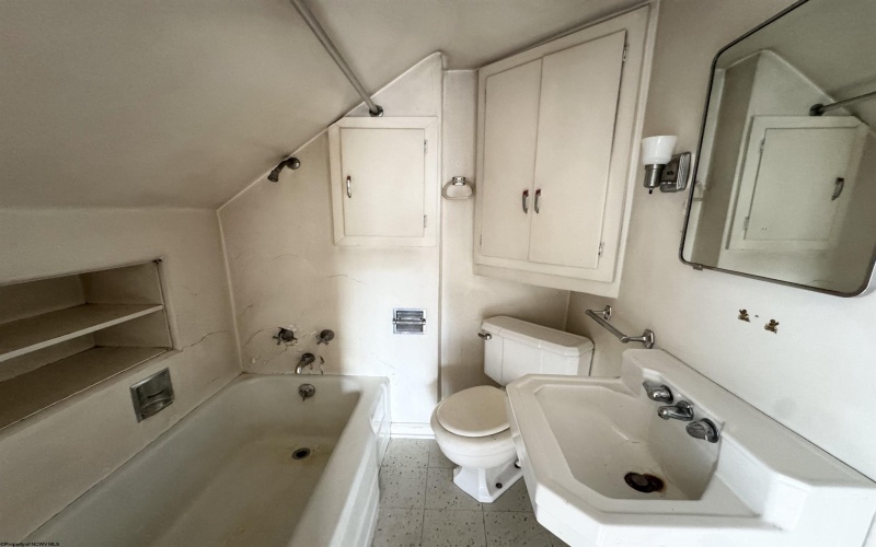 207 Florida Avenue, Fairmont, West Virginia 26554, 3 Bedrooms Bedrooms, 8 Rooms Rooms,2 BathroomsBathrooms,Single Family Detached,For Sale,Florida,10165380