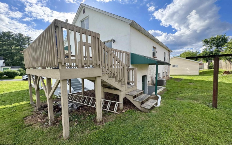 207 Florida Avenue, Fairmont, West Virginia 26554, 3 Bedrooms Bedrooms, 8 Rooms Rooms,2 BathroomsBathrooms,Single Family Detached,For Sale,Florida,10165380
