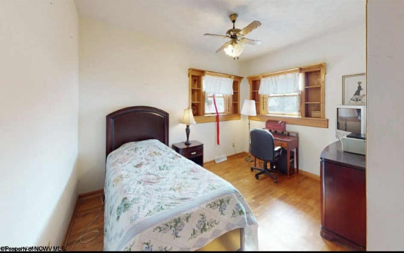 711 Pennsylvania Avenue, Bridgeport, West Virginia 26330, 4 Bedrooms Bedrooms, 12 Rooms Rooms,3 BathroomsBathrooms,Single Family Detached,For Sale,Pennsylvania,10165382