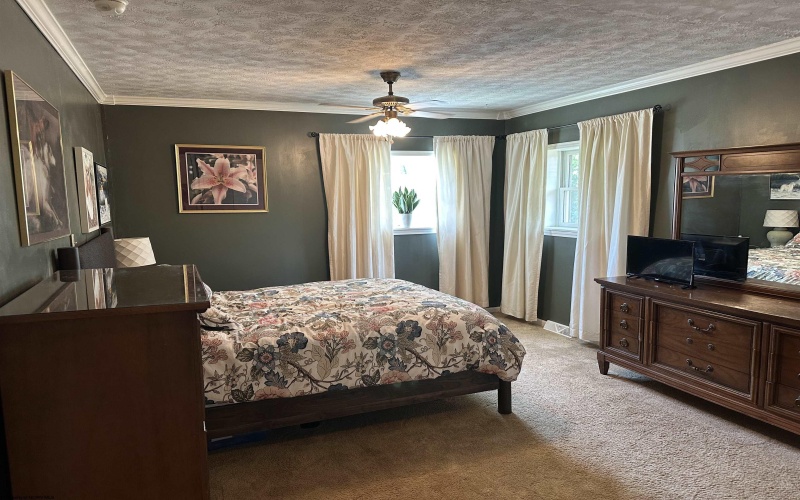 711 Pennsylvania Avenue, Bridgeport, West Virginia 26330, 4 Bedrooms Bedrooms, 12 Rooms Rooms,3 BathroomsBathrooms,Single Family Detached,For Sale,Pennsylvania,10165382