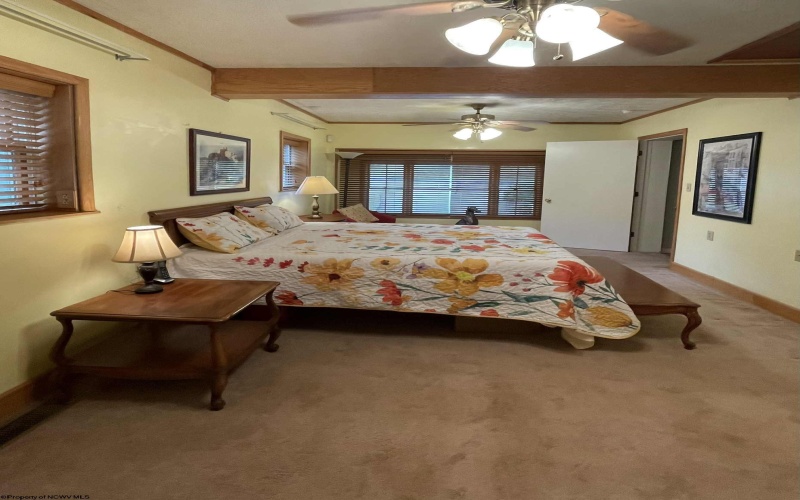 711 Pennsylvania Avenue, Bridgeport, West Virginia 26330, 4 Bedrooms Bedrooms, 12 Rooms Rooms,3 BathroomsBathrooms,Single Family Detached,For Sale,Pennsylvania,10165382