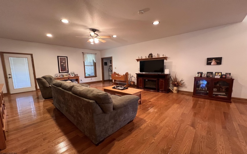 129 Bosworth Drive, Elkins, West Virginia 26241, 5 Bedrooms Bedrooms, 12 Rooms Rooms,4 BathroomsBathrooms,Single Family Detached,For Sale,Bosworth,10165389