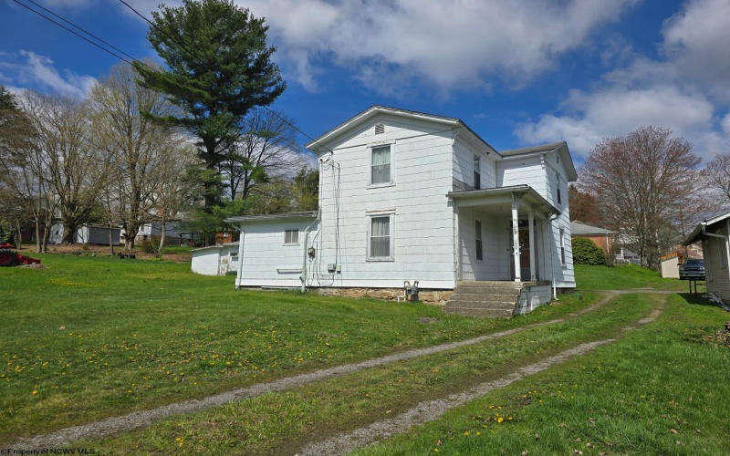102 Beverly Street, Kingwood, West Virginia 26537, 3 Bedrooms Bedrooms, 5 Rooms Rooms,2 BathroomsBathrooms,Single Family Detached,For Sale,Beverly,10159891
