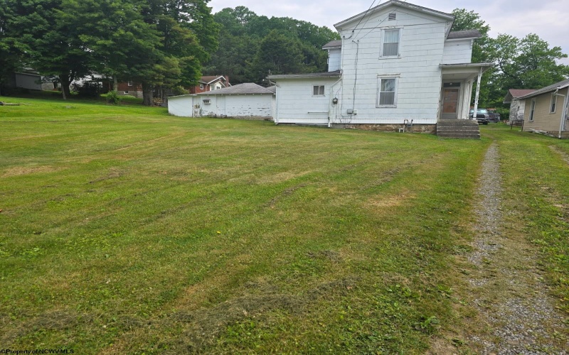 102 Beverly Street, Kingwood, West Virginia 26537, 3 Bedrooms Bedrooms, 5 Rooms Rooms,2 BathroomsBathrooms,Single Family Detached,For Sale,Beverly,10159891