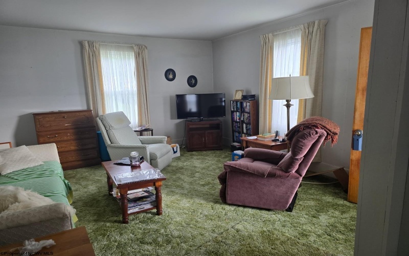 102 Beverly Street, Kingwood, West Virginia 26537, 3 Bedrooms Bedrooms, 5 Rooms Rooms,2 BathroomsBathrooms,Single Family Detached,For Sale,Beverly,10159891