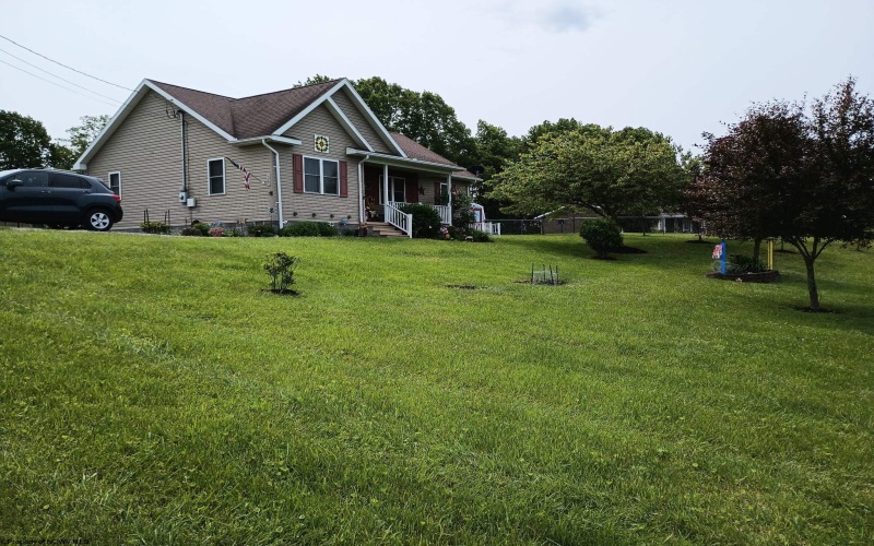 36 Sunny Acres Drive, French Creek, West Virginia 26218, 3 Bedrooms Bedrooms, 6 Rooms Rooms,2 BathroomsBathrooms,Single Family Detached,For Sale,Sunny Acres,10165402