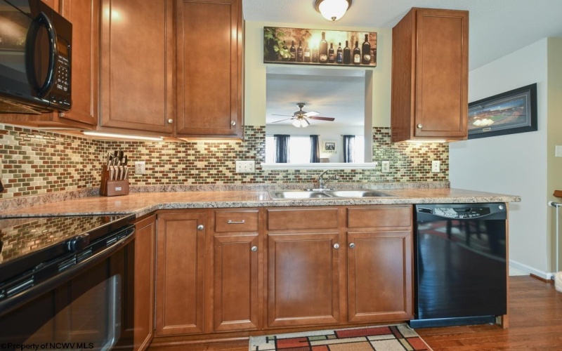 320 Falcon Run, Morgantown, West Virginia 26508, 3 Bedrooms Bedrooms, 8 Rooms Rooms,2 BathroomsBathrooms,Single Family Attached,For Sale,Falcon,10165395