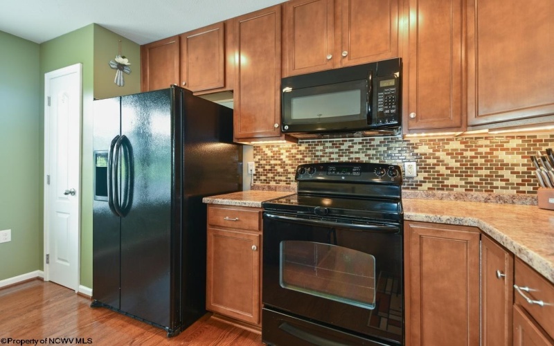 320 Falcon Run, Morgantown, West Virginia 26508, 3 Bedrooms Bedrooms, 8 Rooms Rooms,2 BathroomsBathrooms,Single Family Attached,For Sale,Falcon,10165395