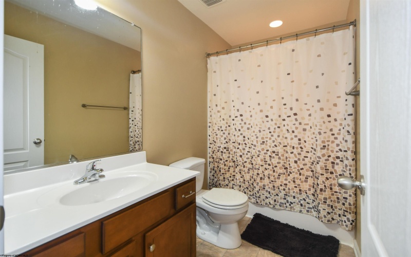 320 Falcon Run, Morgantown, West Virginia 26508, 3 Bedrooms Bedrooms, 8 Rooms Rooms,2 BathroomsBathrooms,Single Family Attached,For Sale,Falcon,10165395