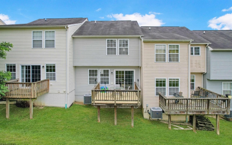 320 Falcon Run, Morgantown, West Virginia 26508, 3 Bedrooms Bedrooms, 8 Rooms Rooms,2 BathroomsBathrooms,Single Family Attached,For Sale,Falcon,10165395