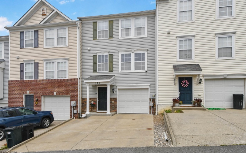 320 Falcon Run, Morgantown, West Virginia 26508, 3 Bedrooms Bedrooms, 8 Rooms Rooms,2 BathroomsBathrooms,Single Family Attached,For Sale,Falcon,10165395