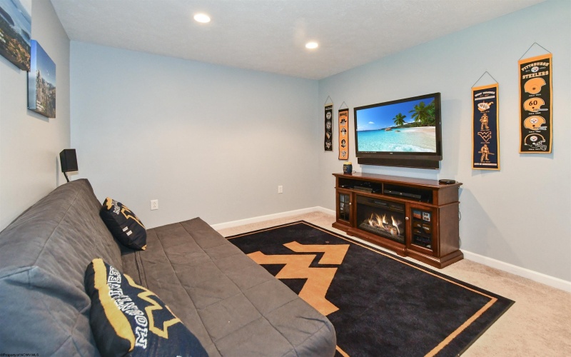320 Falcon Run, Morgantown, West Virginia 26508, 3 Bedrooms Bedrooms, 8 Rooms Rooms,2 BathroomsBathrooms,Single Family Attached,For Sale,Falcon,10165395