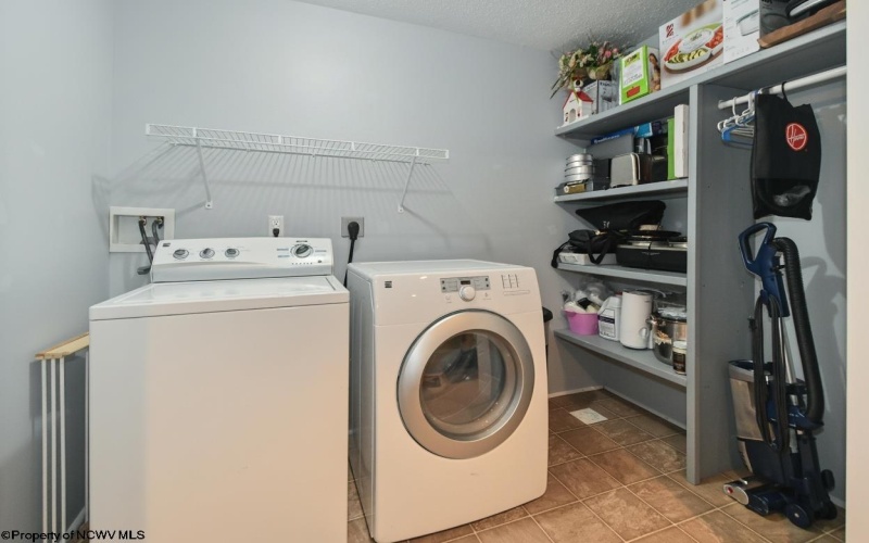 320 Falcon Run, Morgantown, West Virginia 26508, 3 Bedrooms Bedrooms, 8 Rooms Rooms,2 BathroomsBathrooms,Single Family Attached,For Sale,Falcon,10165395