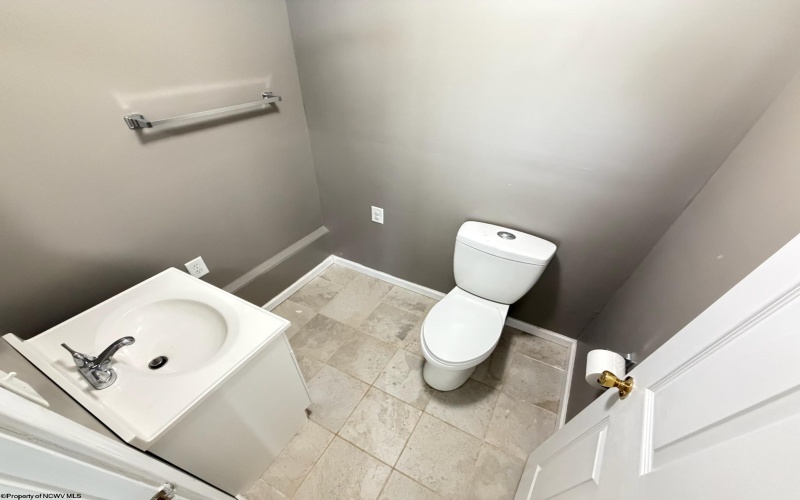 34 Robin Lane, Morgantown, West Virginia 26508, 3 Bedrooms Bedrooms, 7 Rooms Rooms,2 BathroomsBathrooms,Single Family Attached,For Sale,Robin,10165401