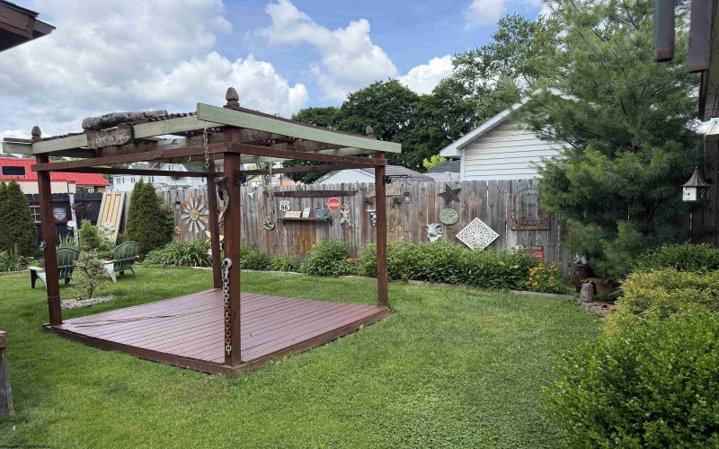 15 Locust Street, Elkins, West Virginia 26241, 3 Bedrooms Bedrooms, 6 Rooms Rooms,1 BathroomBathrooms,Single Family Detached,For Sale,Locust,10165398