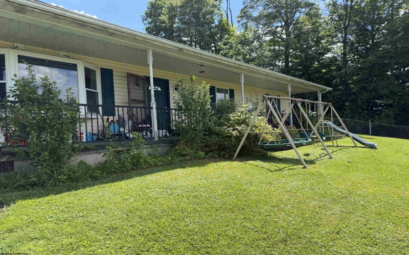 72 Hillcrest Place, Belington, West Virginia 26250, 3 Bedrooms Bedrooms, 6 Rooms Rooms,2 BathroomsBathrooms,Single Family Detached,For Sale,Hillcrest,10165397