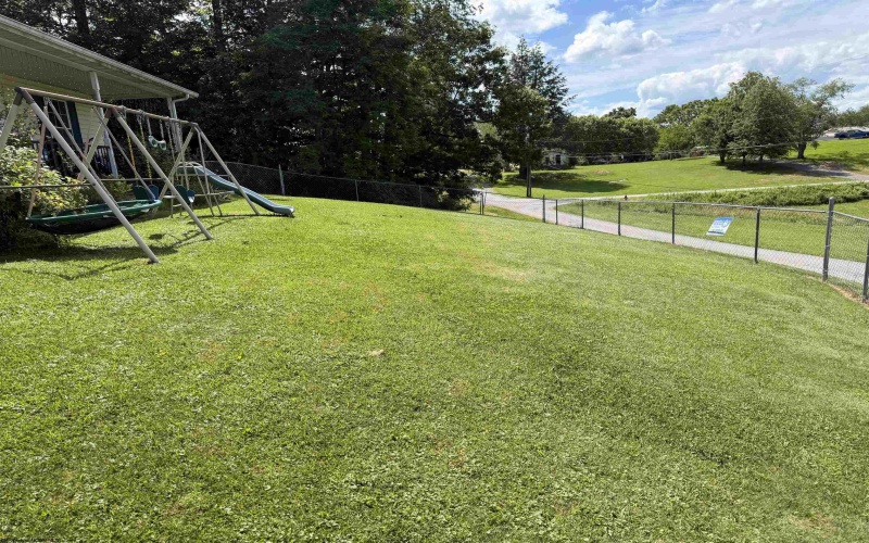 72 Hillcrest Place, Belington, West Virginia 26250, 3 Bedrooms Bedrooms, 6 Rooms Rooms,2 BathroomsBathrooms,Single Family Detached,For Sale,Hillcrest,10165397
