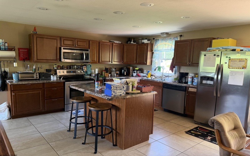 72 Hillcrest Place, Belington, West Virginia 26250, 3 Bedrooms Bedrooms, 6 Rooms Rooms,2 BathroomsBathrooms,Single Family Detached,For Sale,Hillcrest,10165397