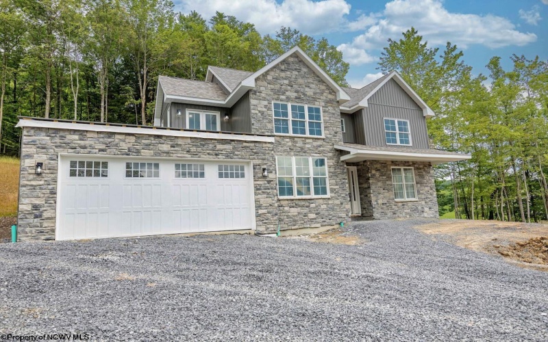 206 Sabre Court, Morgantown, West Virginia 26508, 5 Bedrooms Bedrooms, 11 Rooms Rooms,3 BathroomsBathrooms,Single Family Detached,For Sale,Sabre,10165391