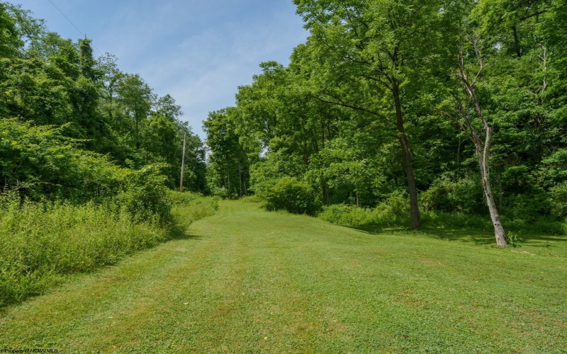 270 Taylortown Road, Maidsville, West Virginia 26541, 3 Bedrooms Bedrooms, 10 Rooms Rooms,3 BathroomsBathrooms,Single Family Detached,For Sale,Taylortown,10165404