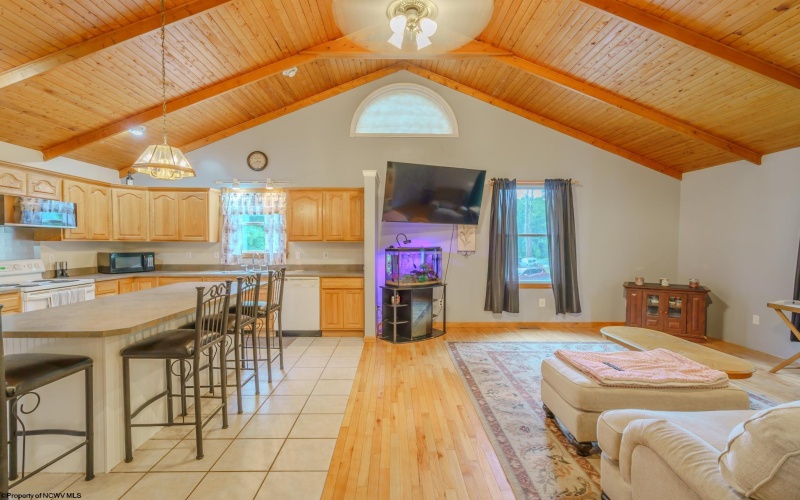 270 Taylortown Road, Maidsville, West Virginia 26541, 3 Bedrooms Bedrooms, 10 Rooms Rooms,3 BathroomsBathrooms,Single Family Detached,For Sale,Taylortown,10165404