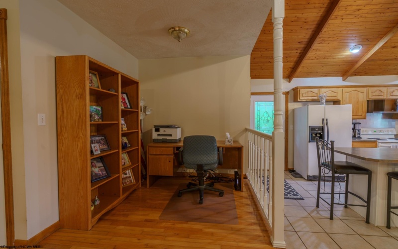 270 Taylortown Road, Maidsville, West Virginia 26541, 3 Bedrooms Bedrooms, 10 Rooms Rooms,3 BathroomsBathrooms,Single Family Detached,For Sale,Taylortown,10165404