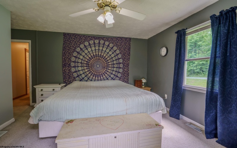 270 Taylortown Road, Maidsville, West Virginia 26541, 3 Bedrooms Bedrooms, 10 Rooms Rooms,3 BathroomsBathrooms,Single Family Detached,For Sale,Taylortown,10165404