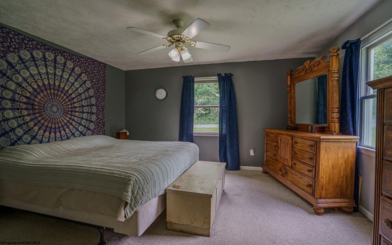 270 Taylortown Road, Maidsville, West Virginia 26541, 3 Bedrooms Bedrooms, 10 Rooms Rooms,3 BathroomsBathrooms,Single Family Detached,For Sale,Taylortown,10165404